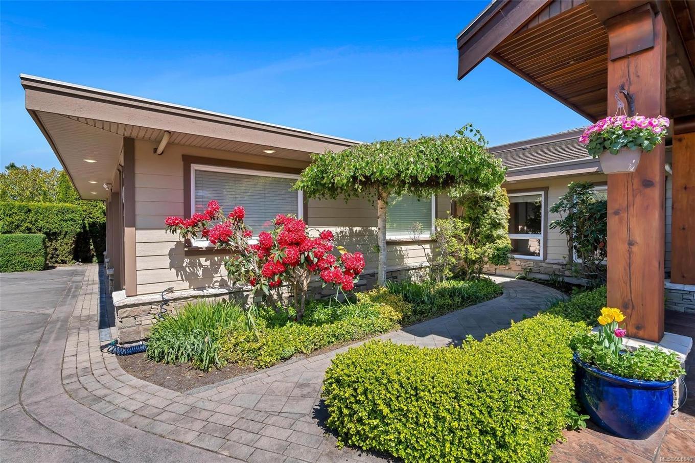 4461 Shore Way, Saanich, BC