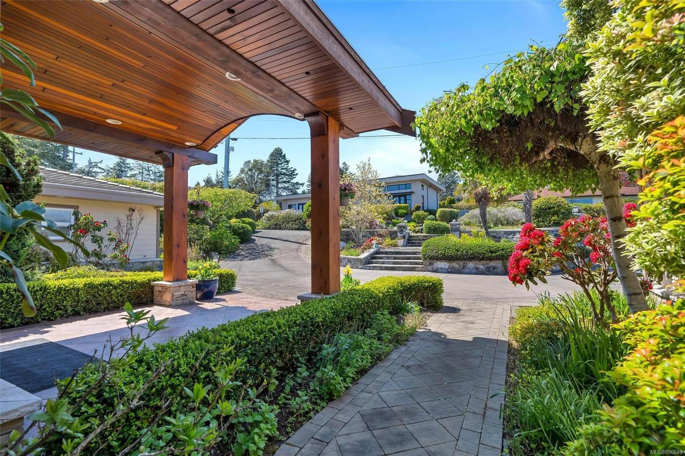 4461 Shore Way, Saanich, BC