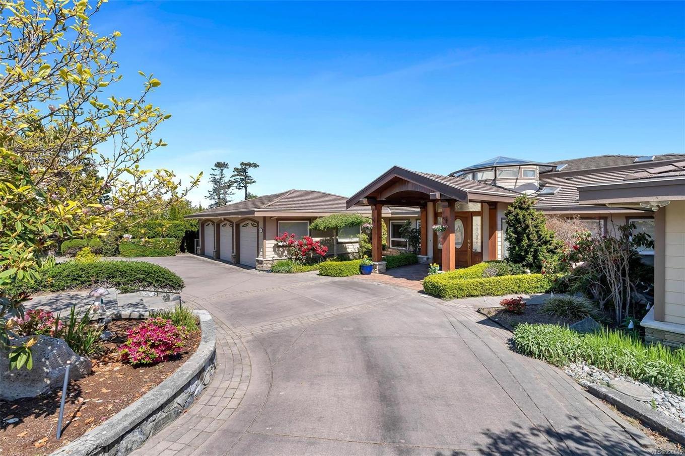 4461 Shore Way, Saanich, BC