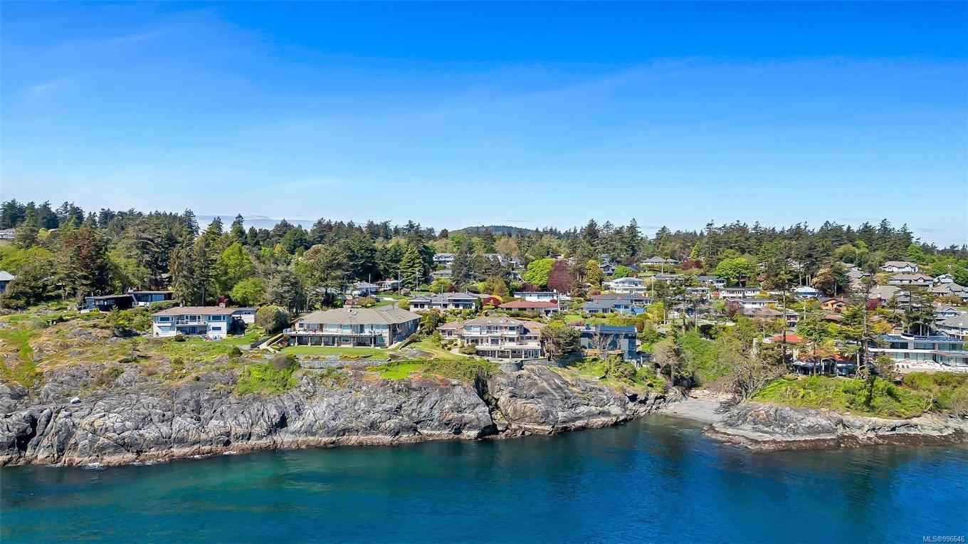 4461 Shore Way, Saanich, BC