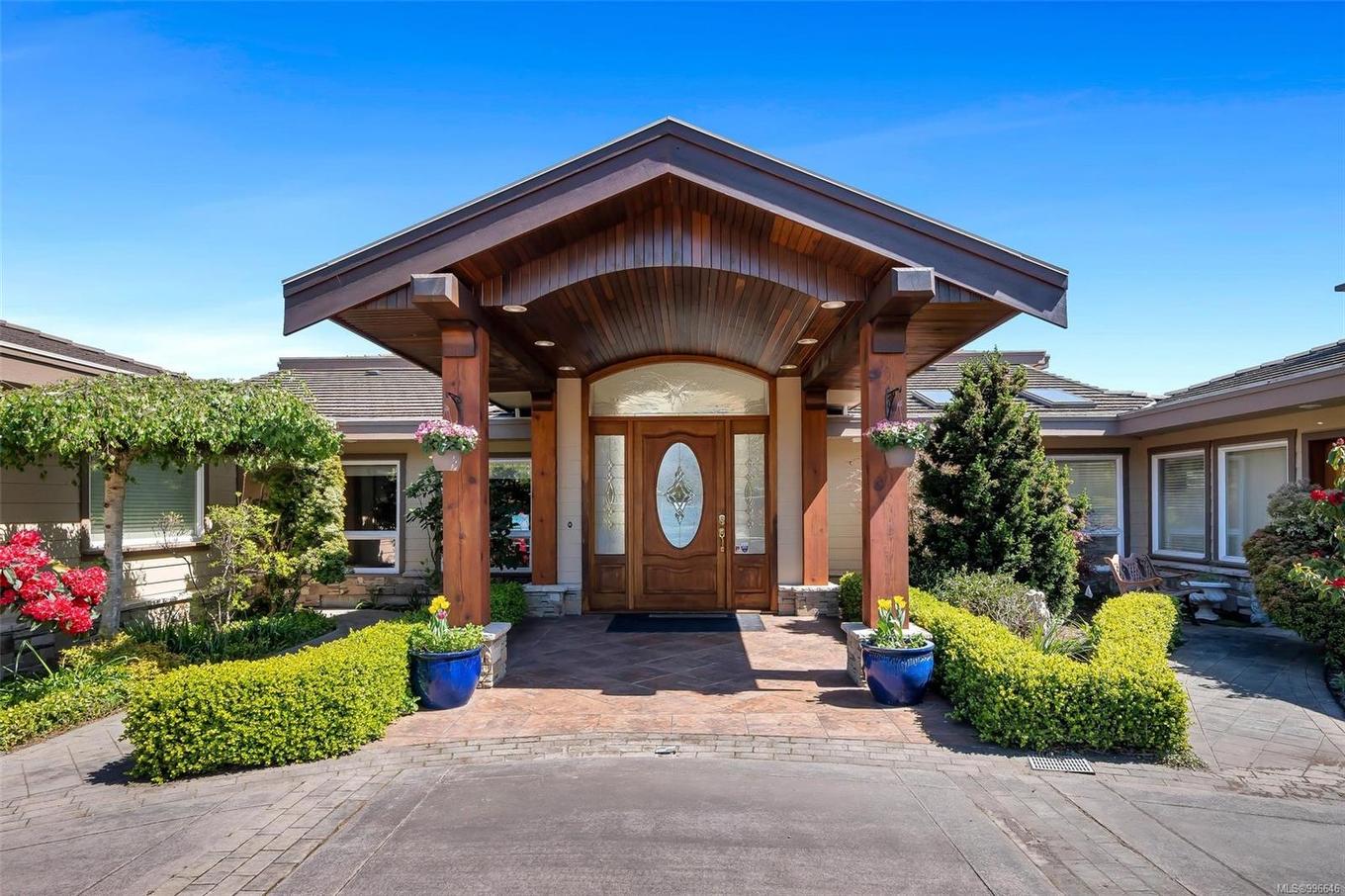 4461 Shore Way, Saanich, BC