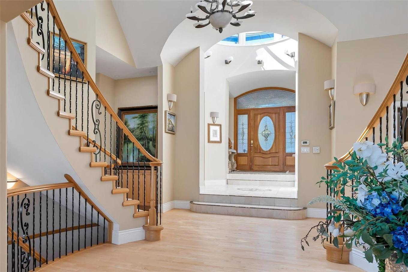 4461 Shore Way, Saanich, BC