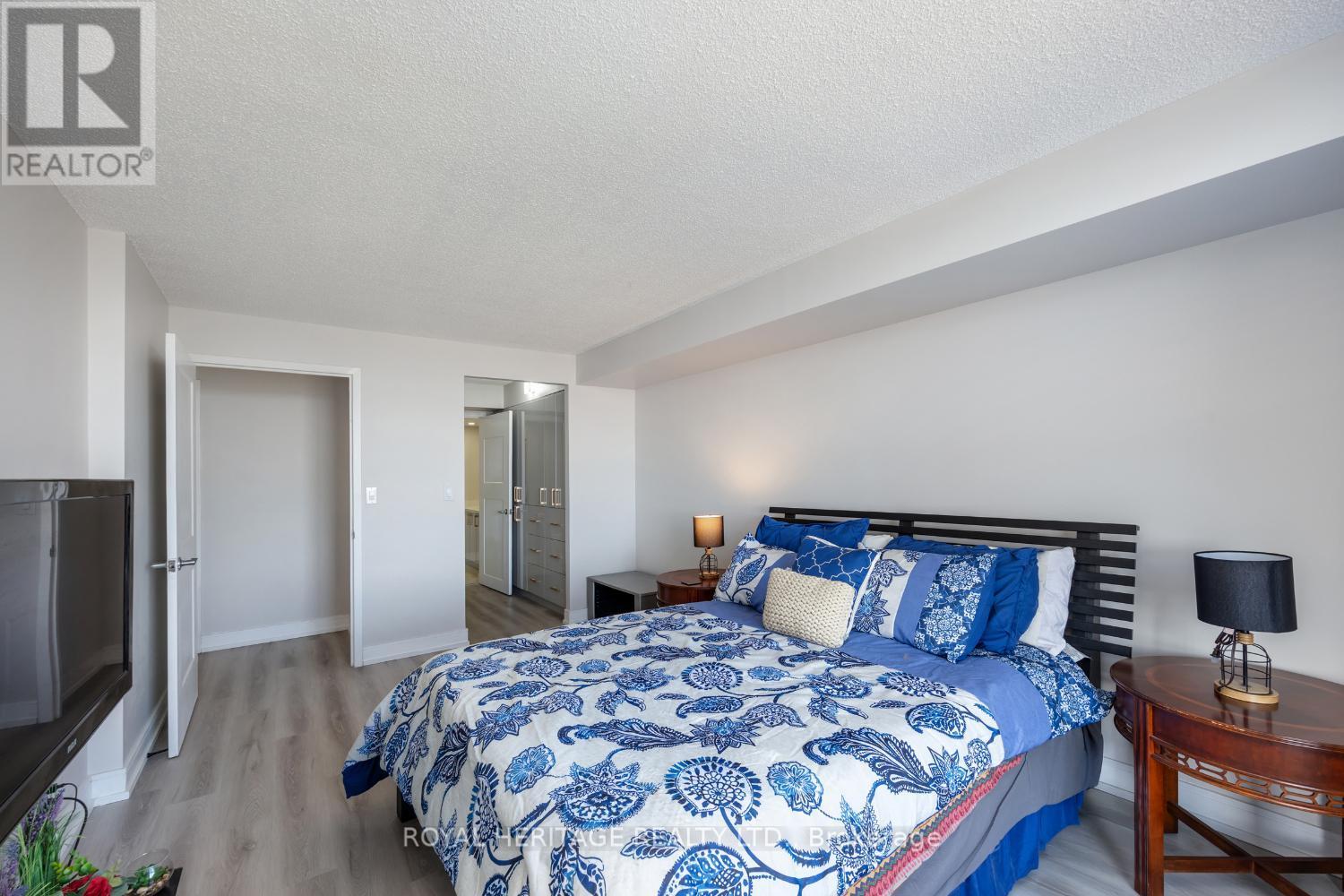 1003 - 90 Dale Avenue, Toronto, ON - Indoor Photo Showing Bedroom