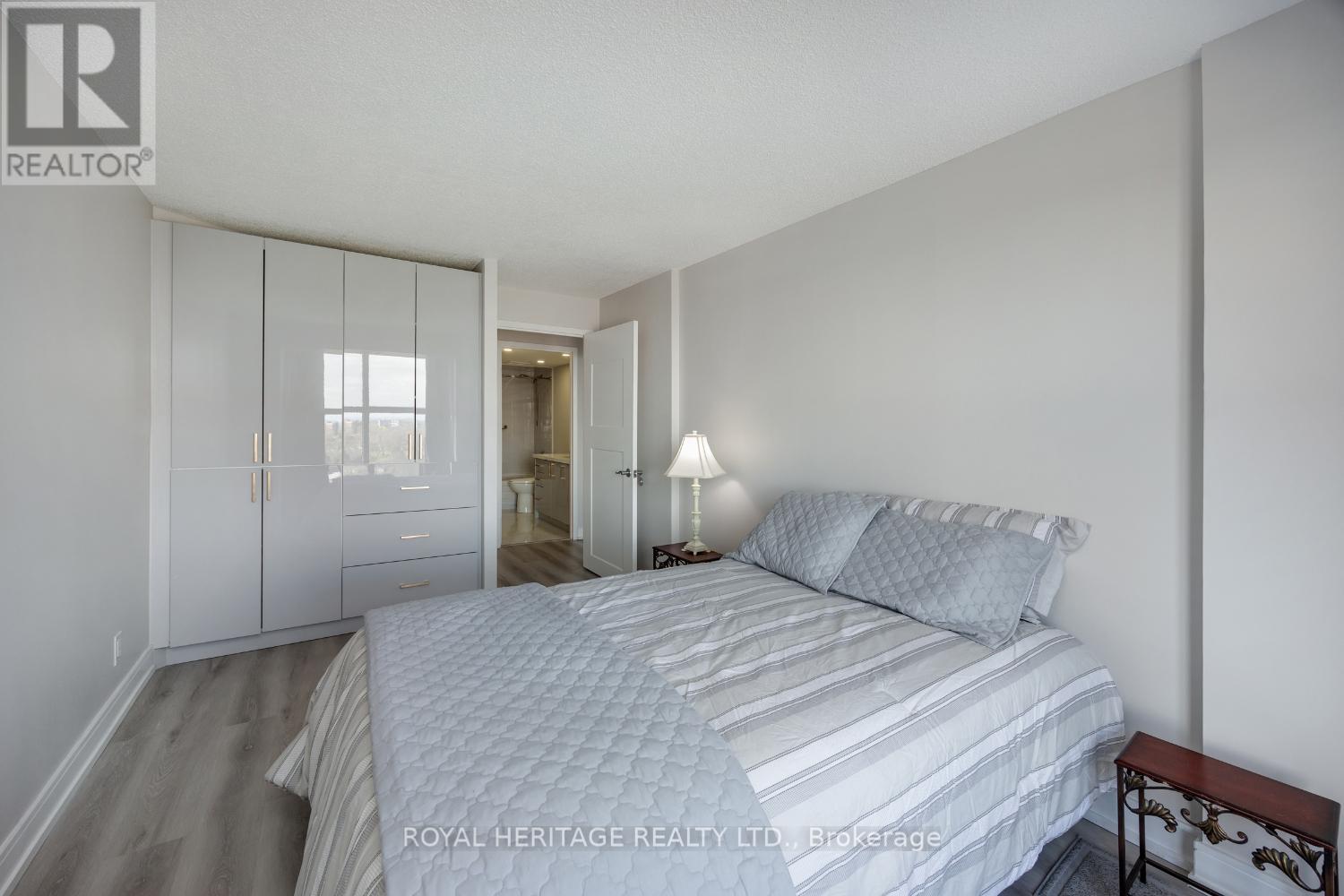 1003 - 90 Dale Avenue, Toronto, ON - Indoor Photo Showing Bedroom