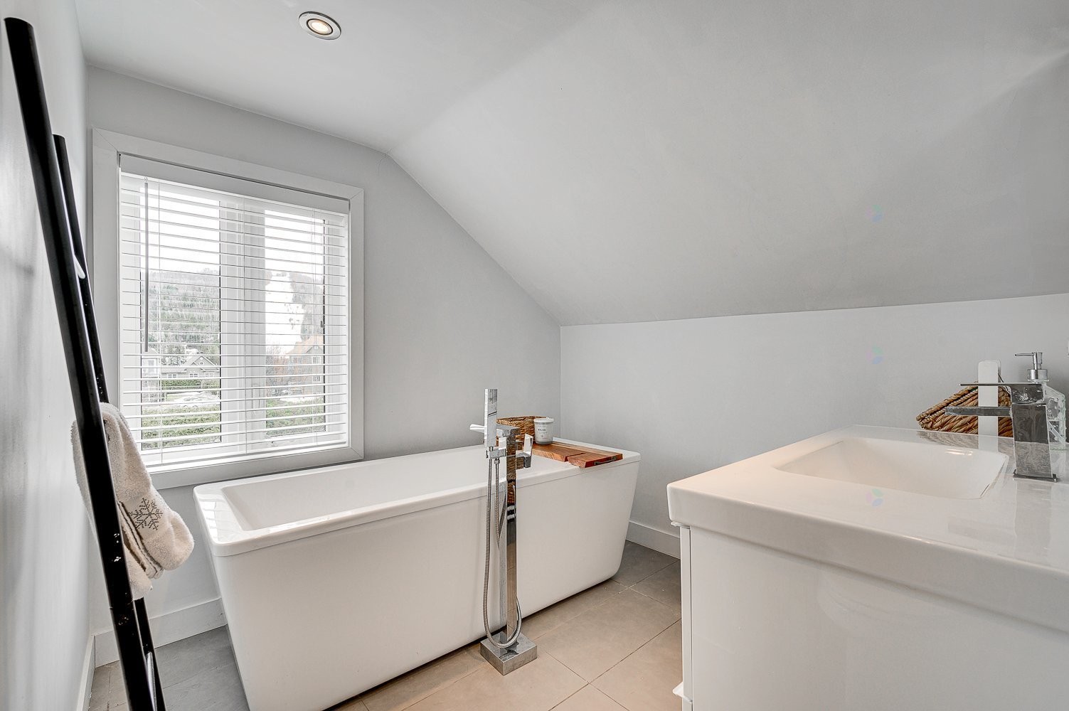 Bathroom - 366 Ch. Du Lac-Millette, Saint-Sauveur, QC - Indoor Photo Showing Other Room