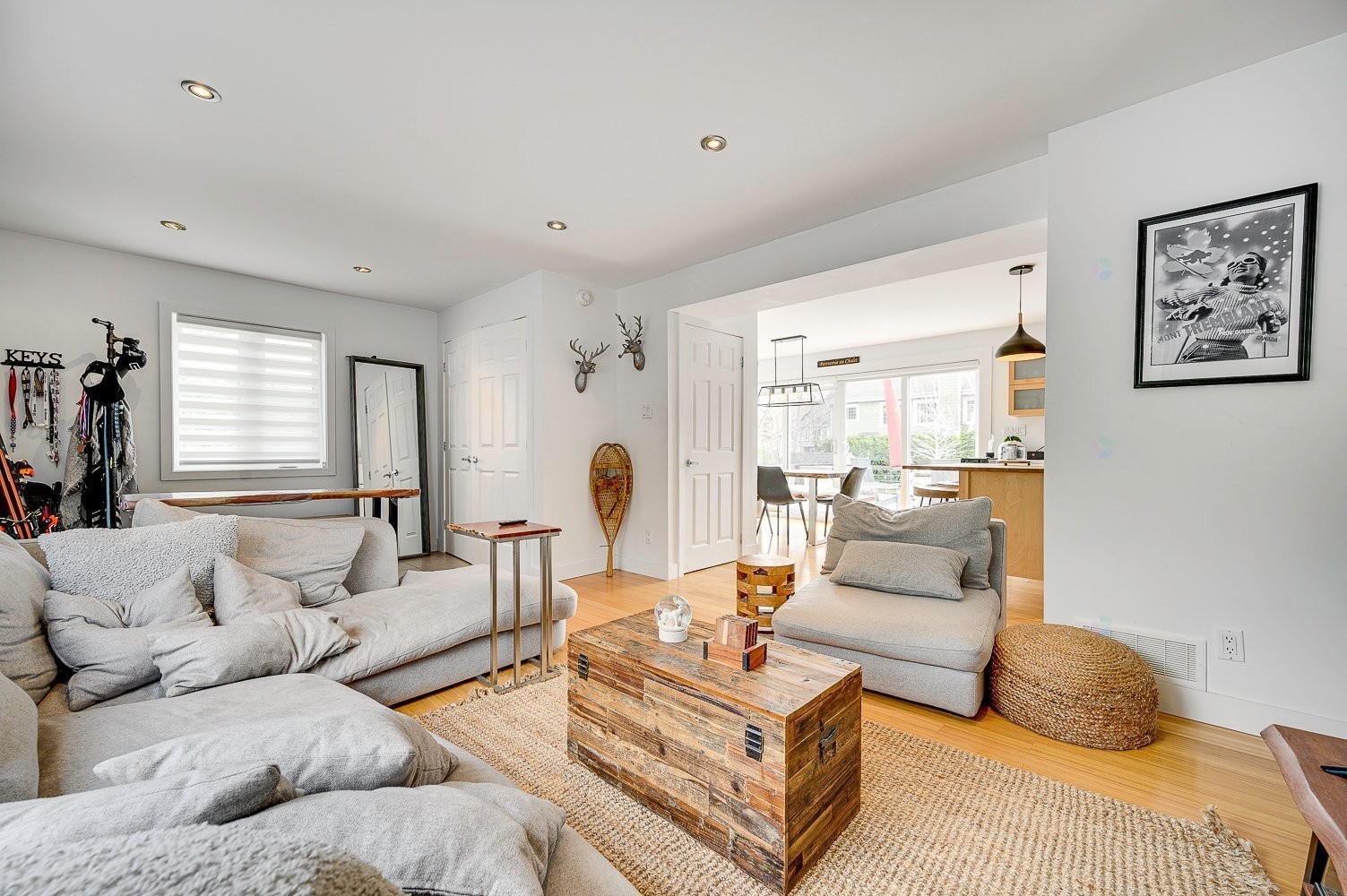 Living Room - 366 Ch. Du Lac-Millette, Saint-Sauveur, QC - Indoor Photo Showing Living Room