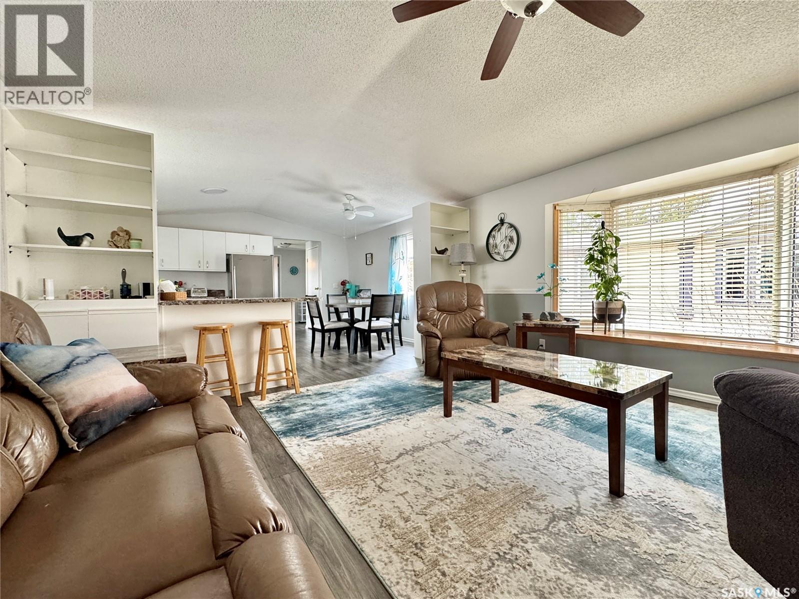 317 Riedel Avenue E, Langenburg, SK - Indoor Photo Showing Living Room