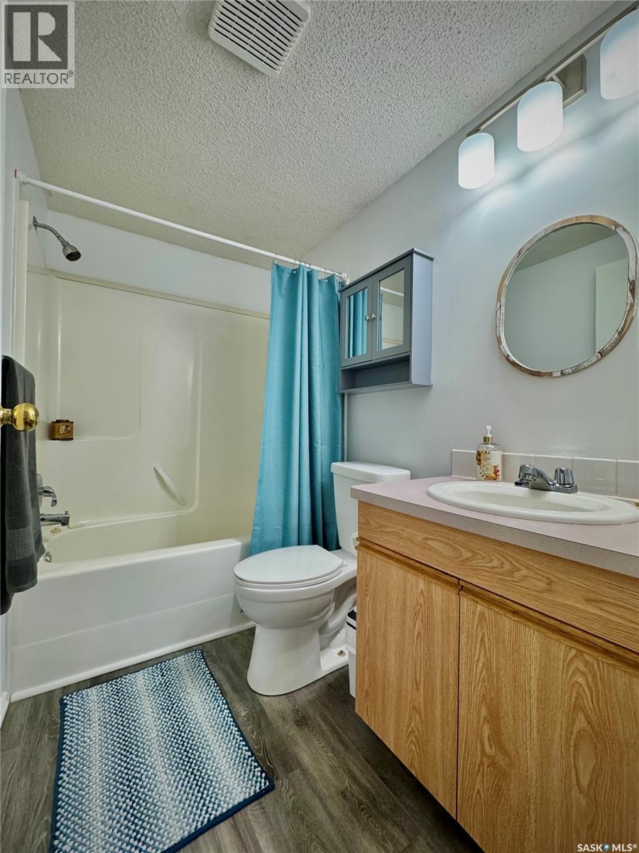 317 Riedel Avenue E, Langenburg, SK - Indoor Photo Showing Bathroom
