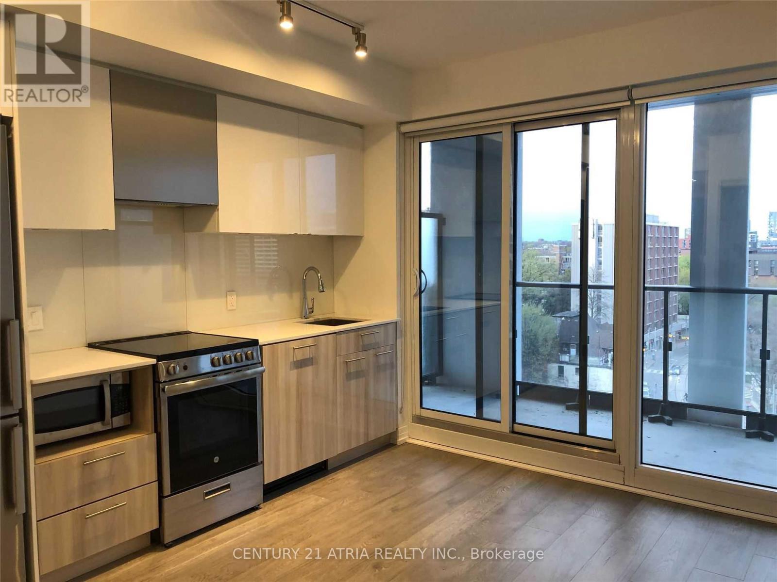 810 - 251 Jarvis Street, Toronto, ON - Indoor Photo Showing Kitchen