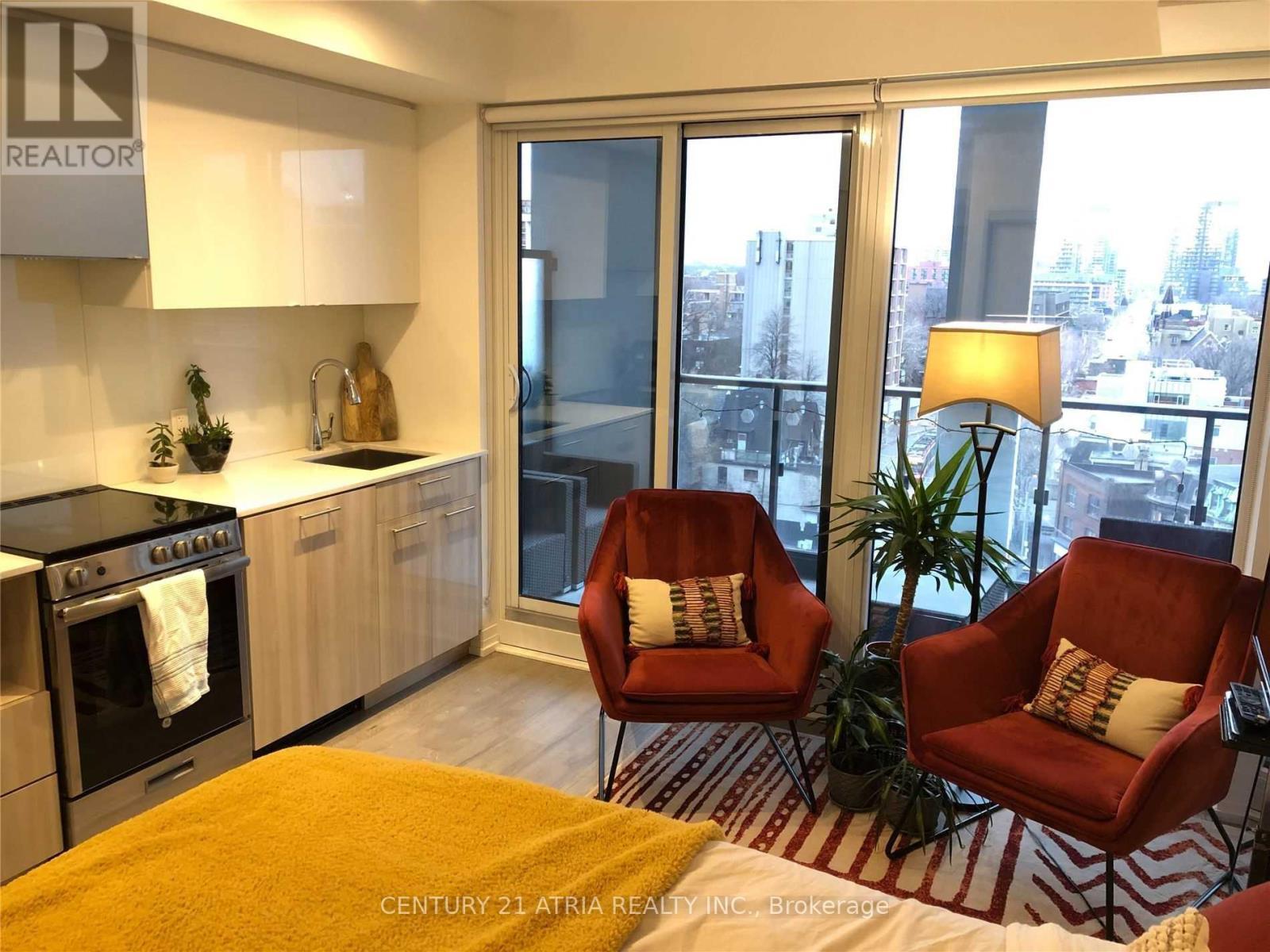 810 - 251 Jarvis Street, Toronto, ON - Indoor Photo Showing Kitchen
