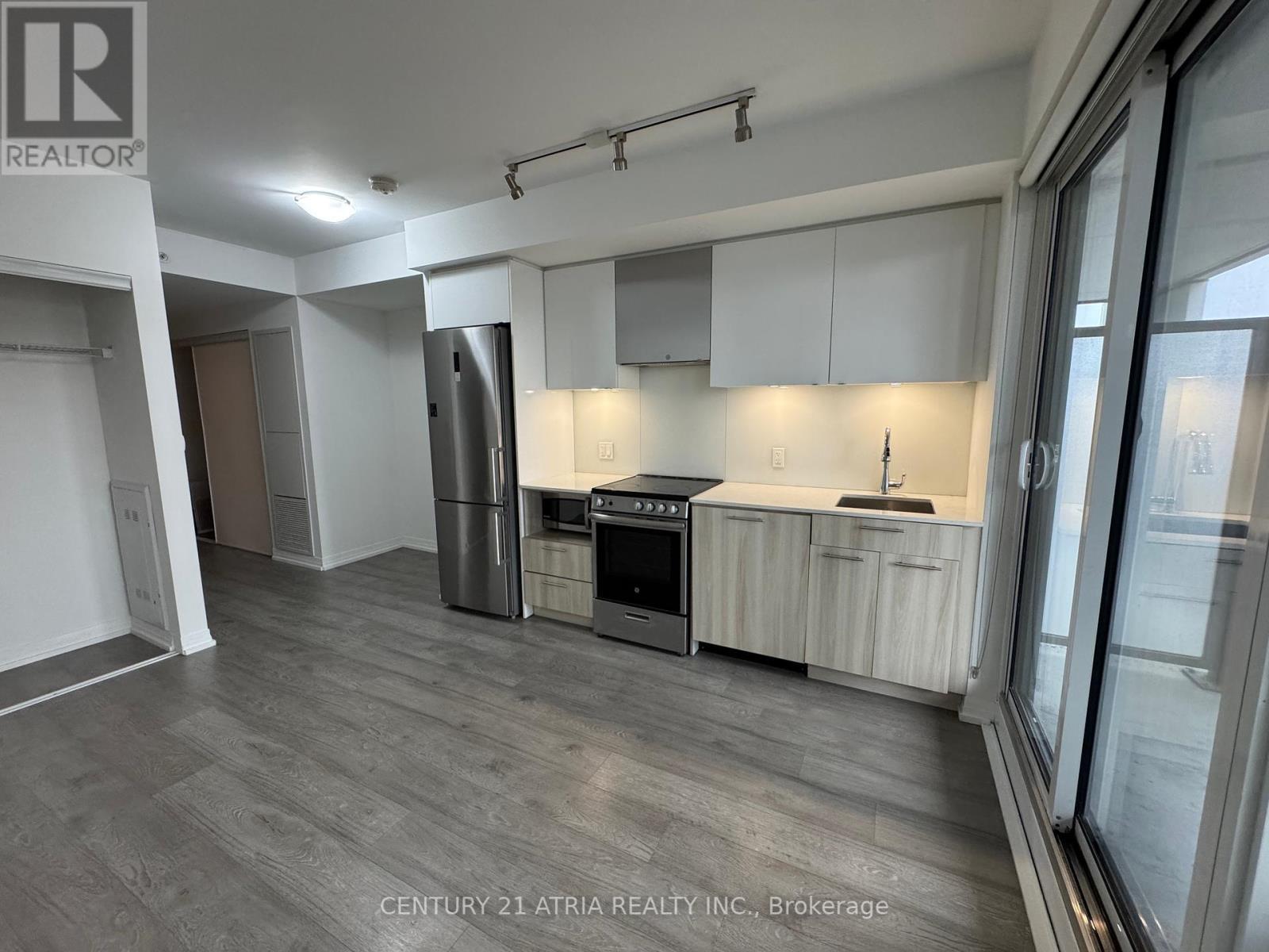 810 - 251 Jarvis Street, Toronto, ON - Indoor Photo Showing Kitchen With Upgraded Kitchen