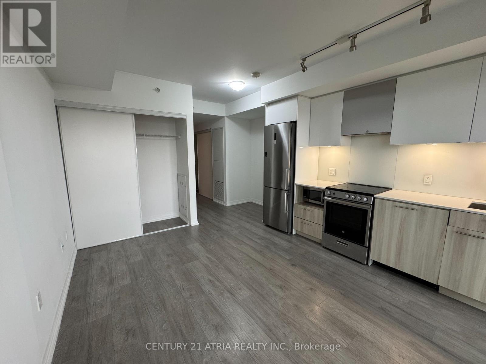 810 - 251 Jarvis Street, Toronto, ON - Indoor Photo Showing Kitchen