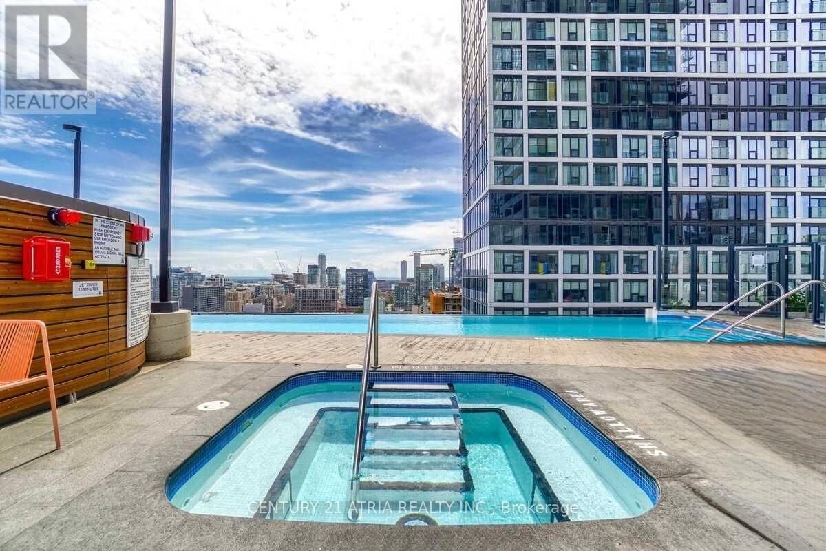 810 - 251 Jarvis Street, Toronto, ON - Outdoor With In Ground Pool