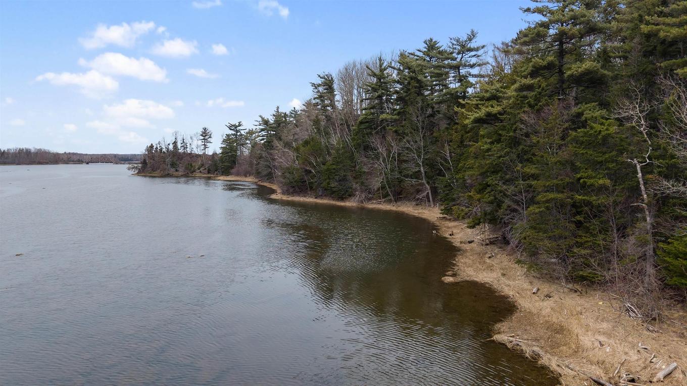 99 Shore Road, Sutherlands River, NS