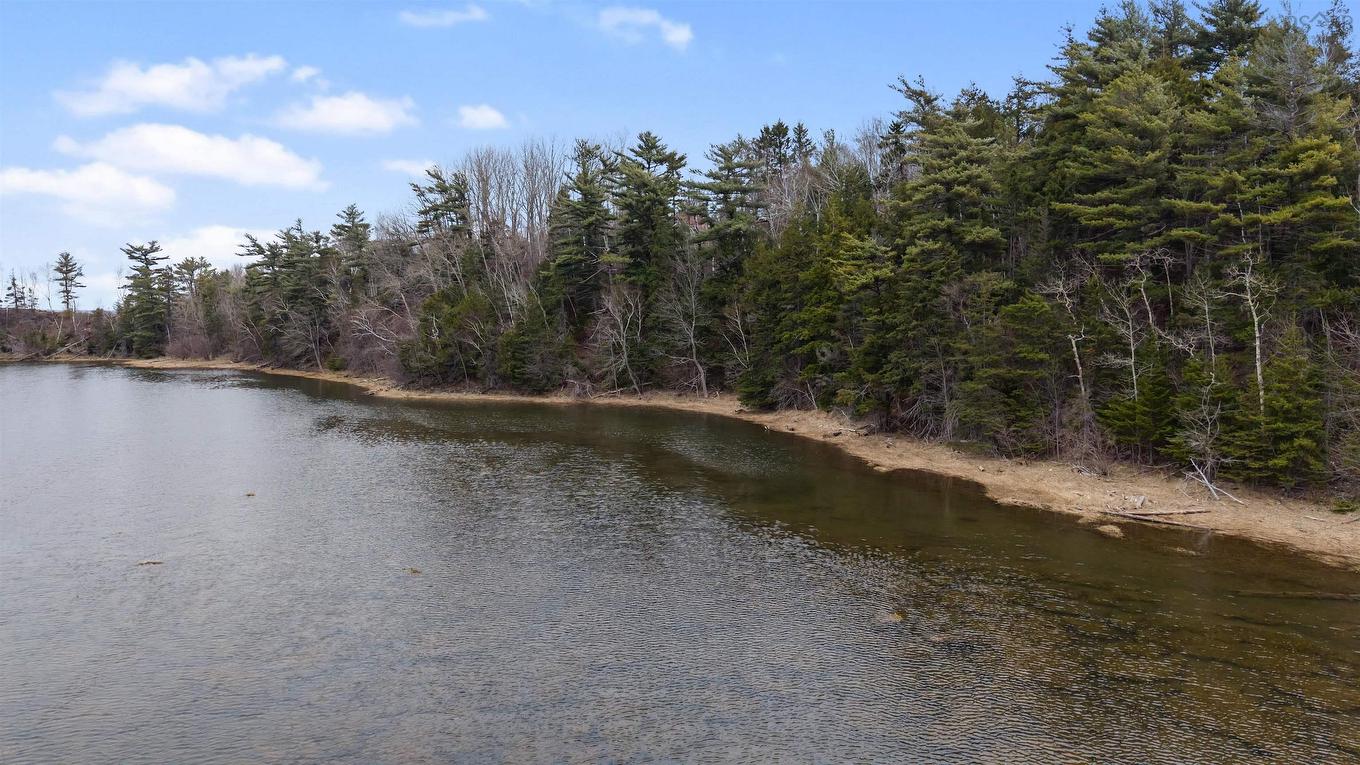 99 Shore Road, Sutherlands River, NS