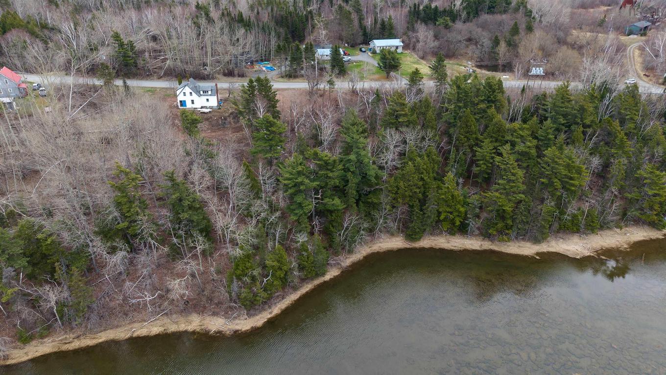 99 Shore Road, Sutherlands River, NS