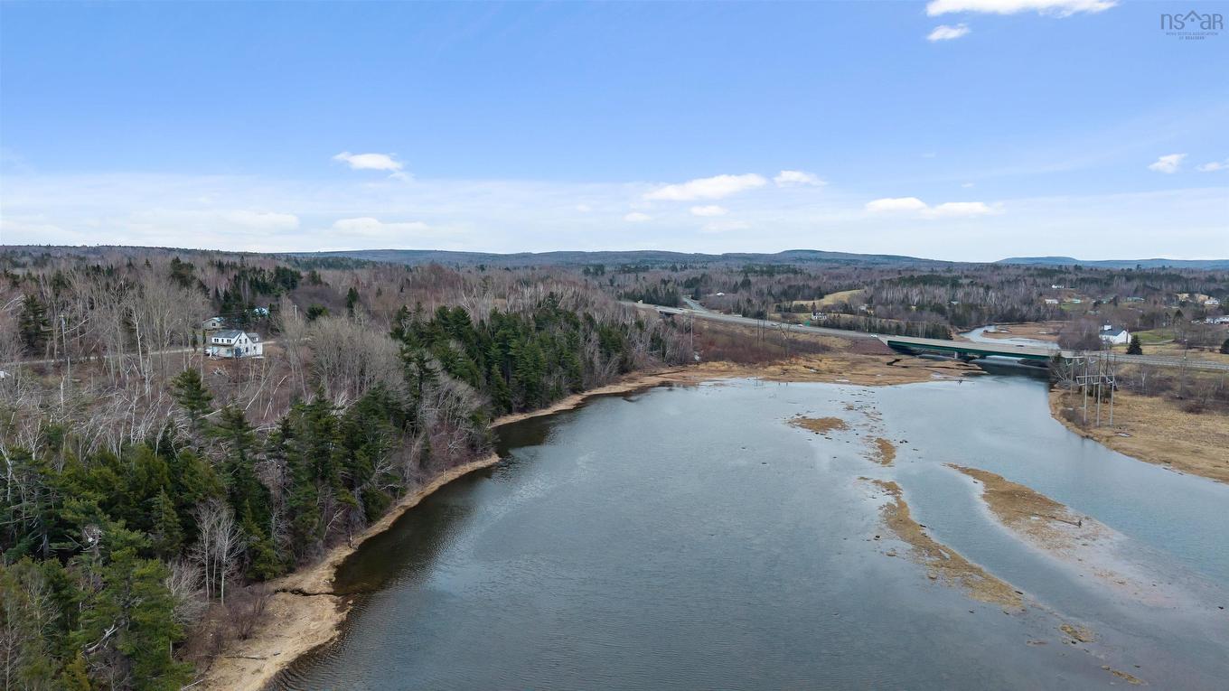 99 Shore Road, Sutherlands River, NS