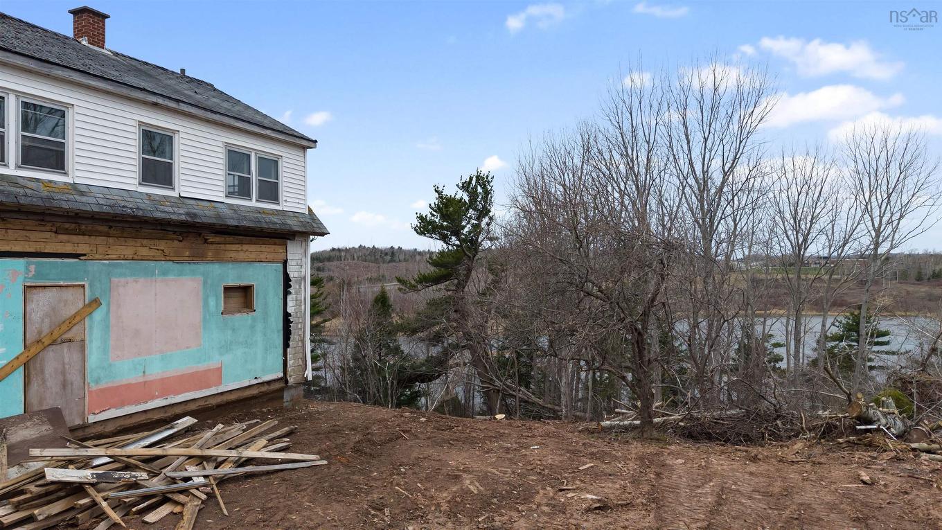 99 Shore Road, Sutherlands River, NS