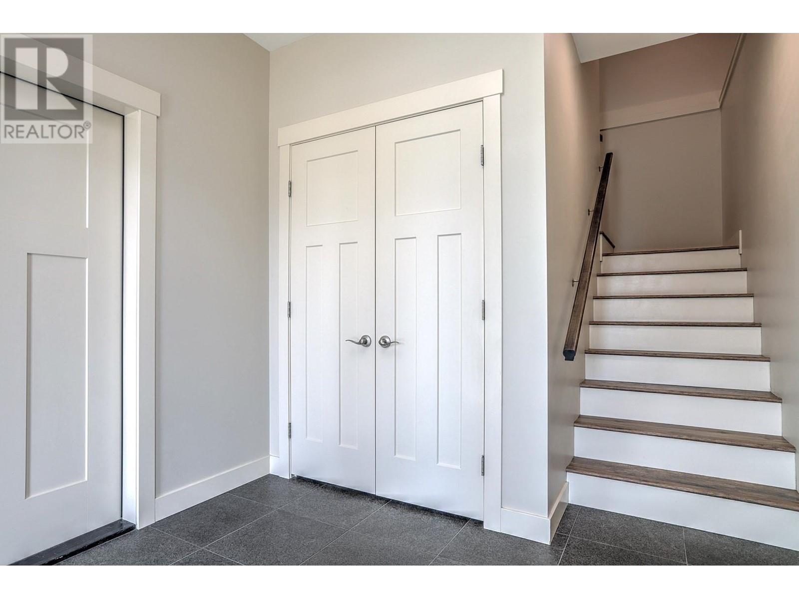 9834 Cathedral Drive, Silver Star, BC - Indoor Photo Showing Other Room