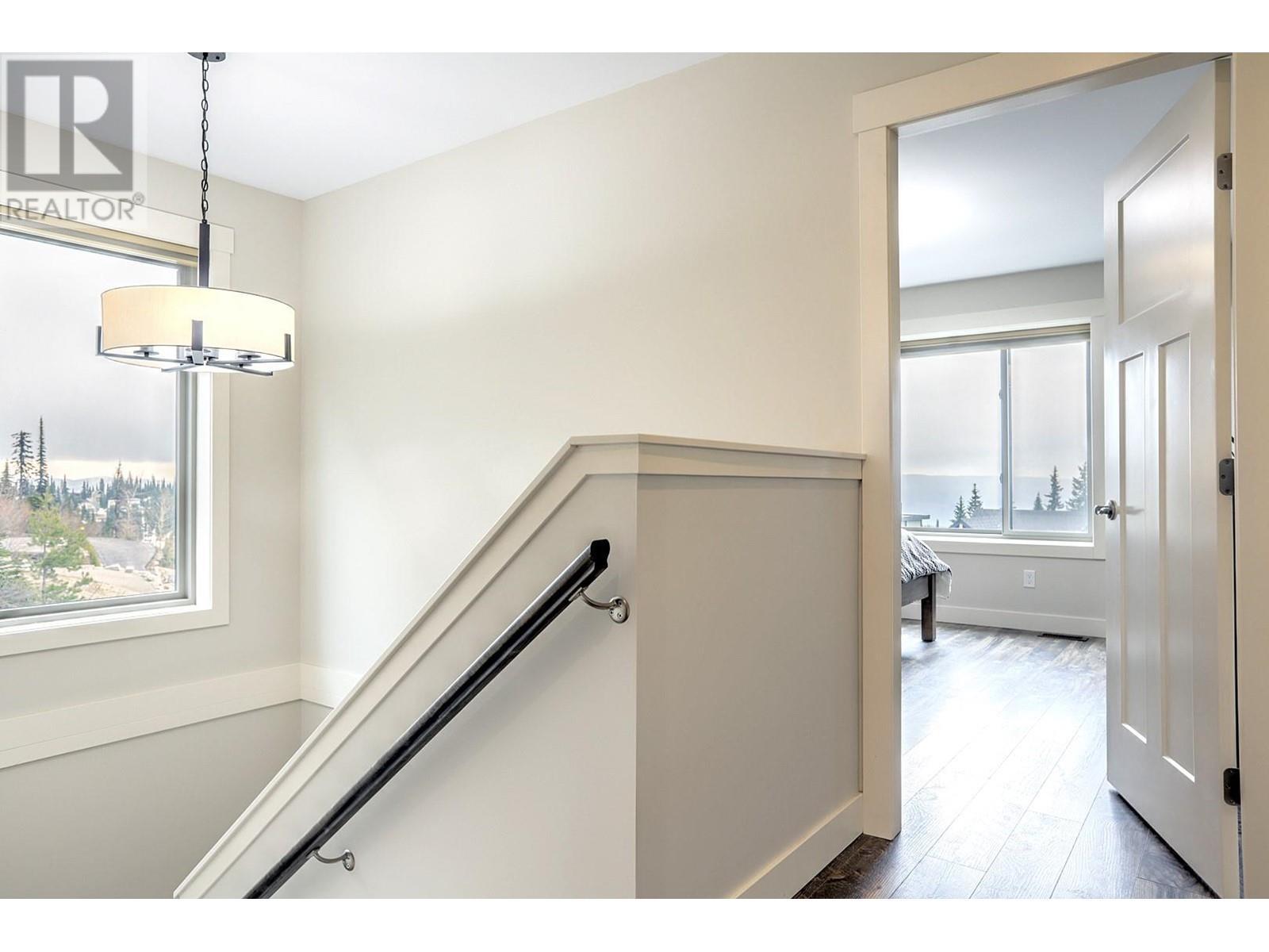 9834 Cathedral Drive, Silver Star, BC - Indoor Photo Showing Other Room