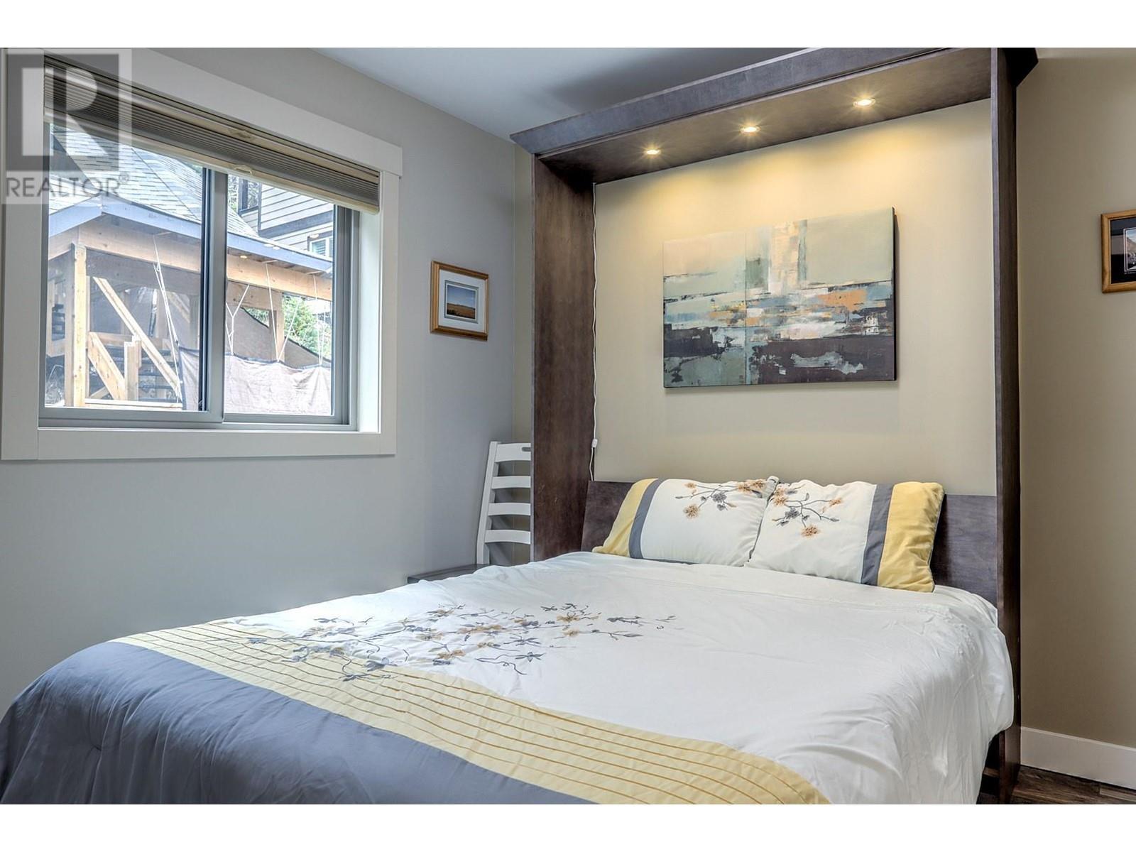 9834 Cathedral Drive, Silver Star, BC - Indoor Photo Showing Bedroom