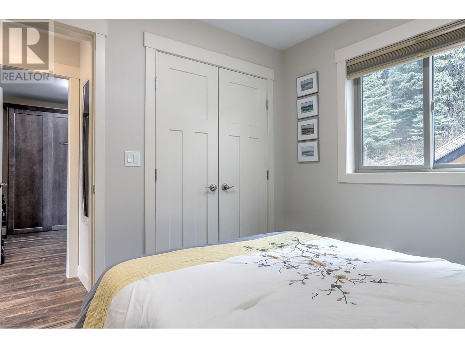 9834 Cathedral Drive, Silver Star, BC - Indoor Photo Showing Bedroom