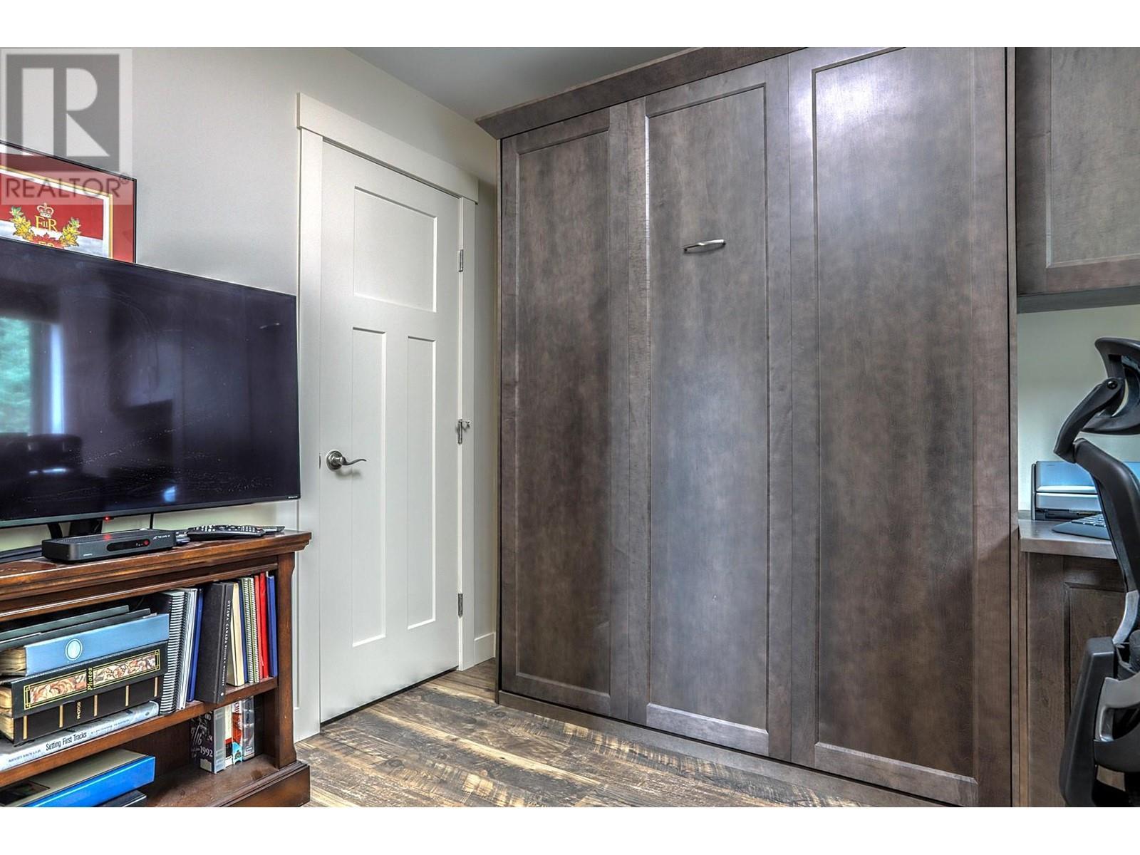 9834 Cathedral Drive, Silver Star, BC - Indoor Photo Showing Other Room