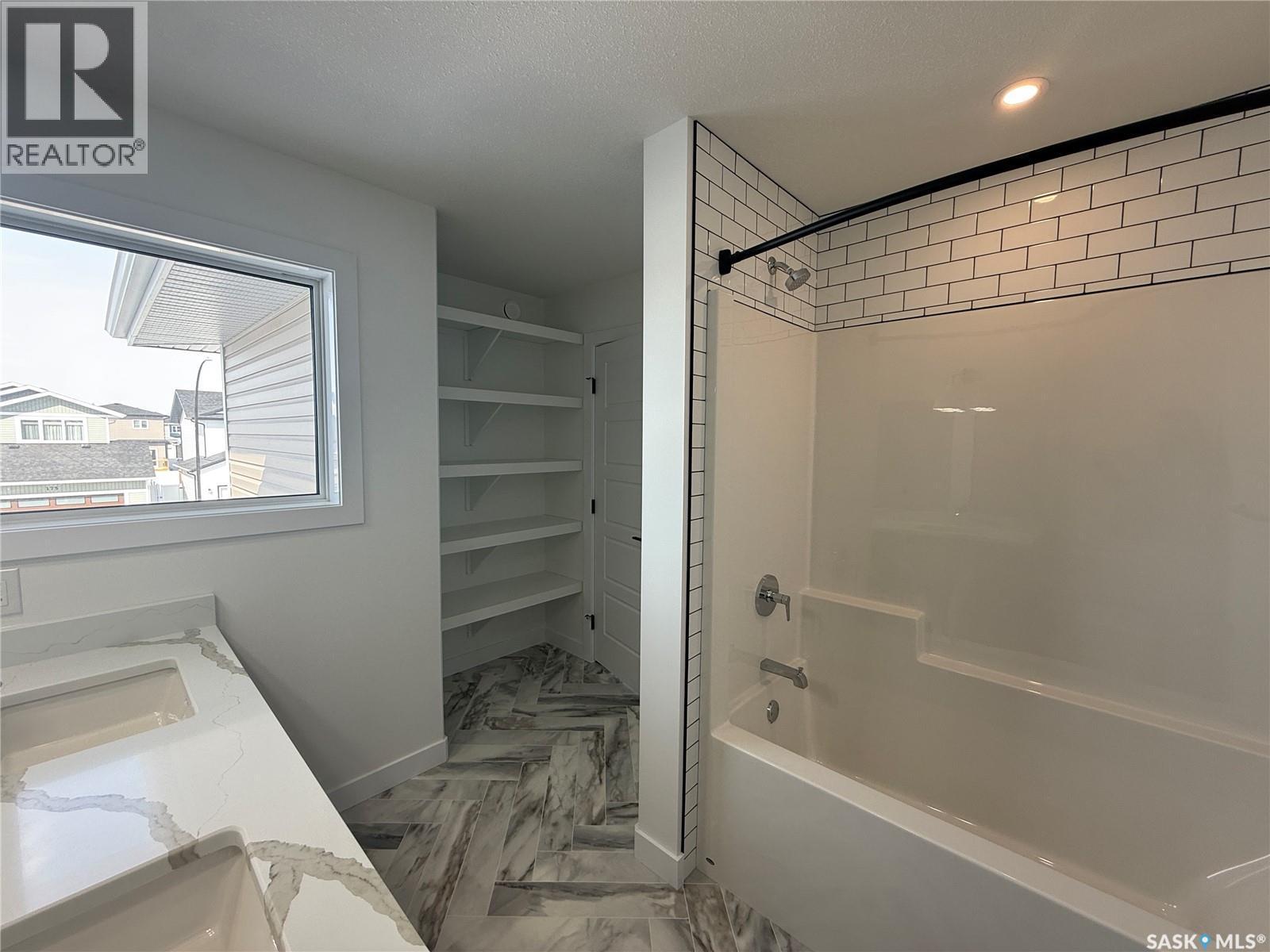 174 Doran Way, Saskatoon, SK - Indoor Photo Showing Bathroom