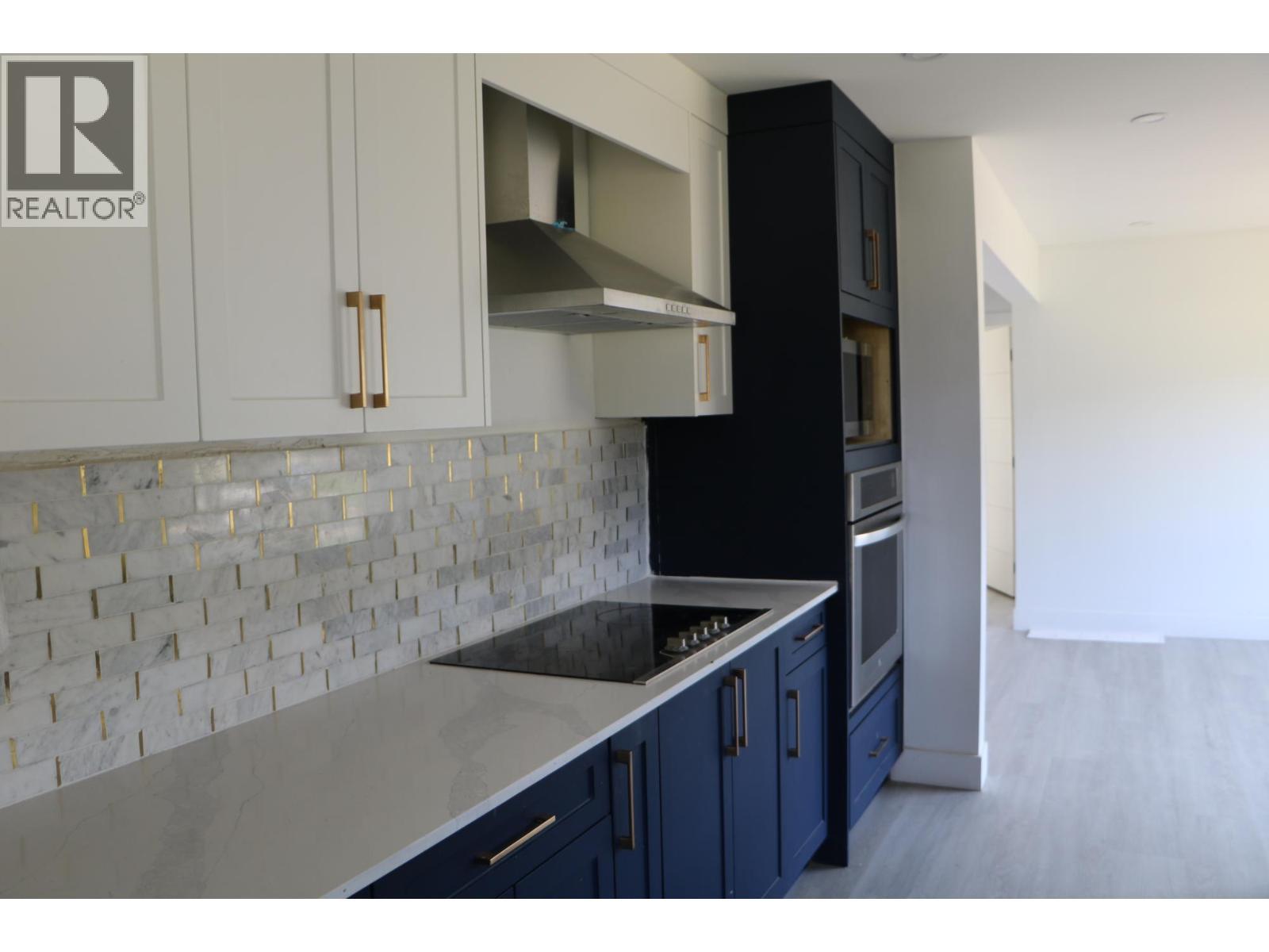 2448 Barnhartvale Road, Kamloops, BC - Indoor Photo Showing Kitchen