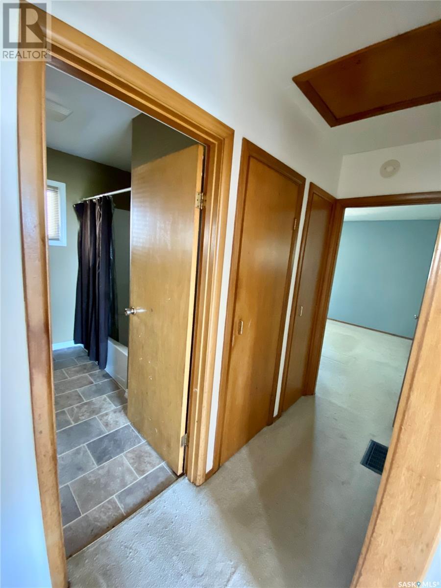 320 2 Street E, Carnduff, SK - Indoor Photo Showing Other Room