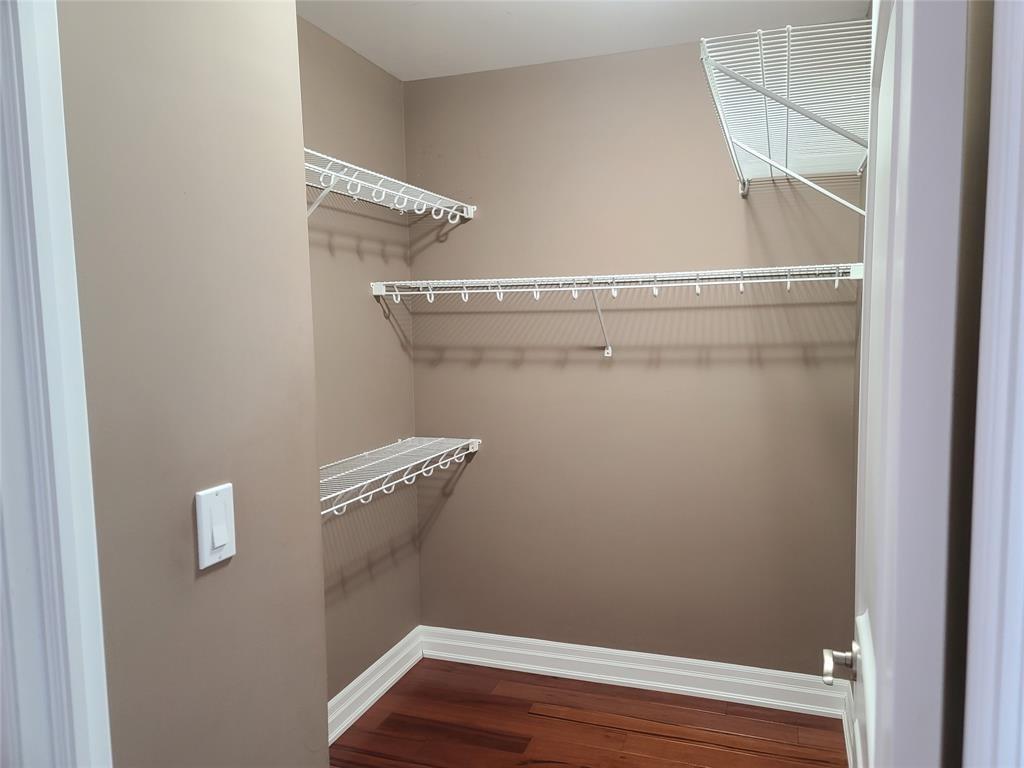 706-350 Front Street North, Sarnia, ON