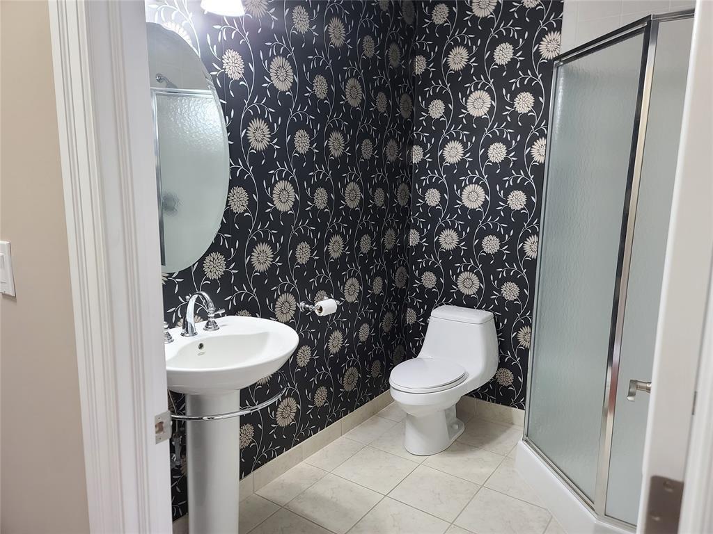 706-350 Front Street North, Sarnia, ON