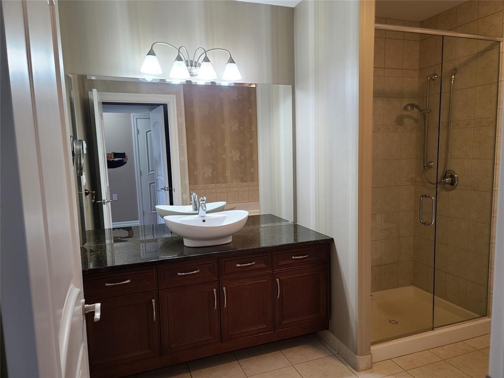 706-350 Front Street North, Sarnia, ON