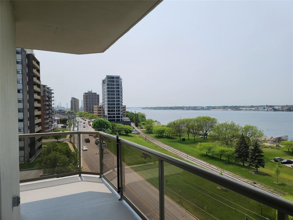 706-350 Front Street North, Sarnia, ON