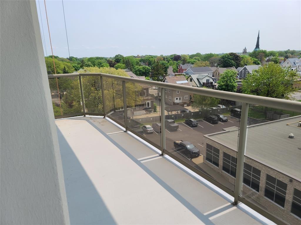 706-350 Front Street North, Sarnia, ON