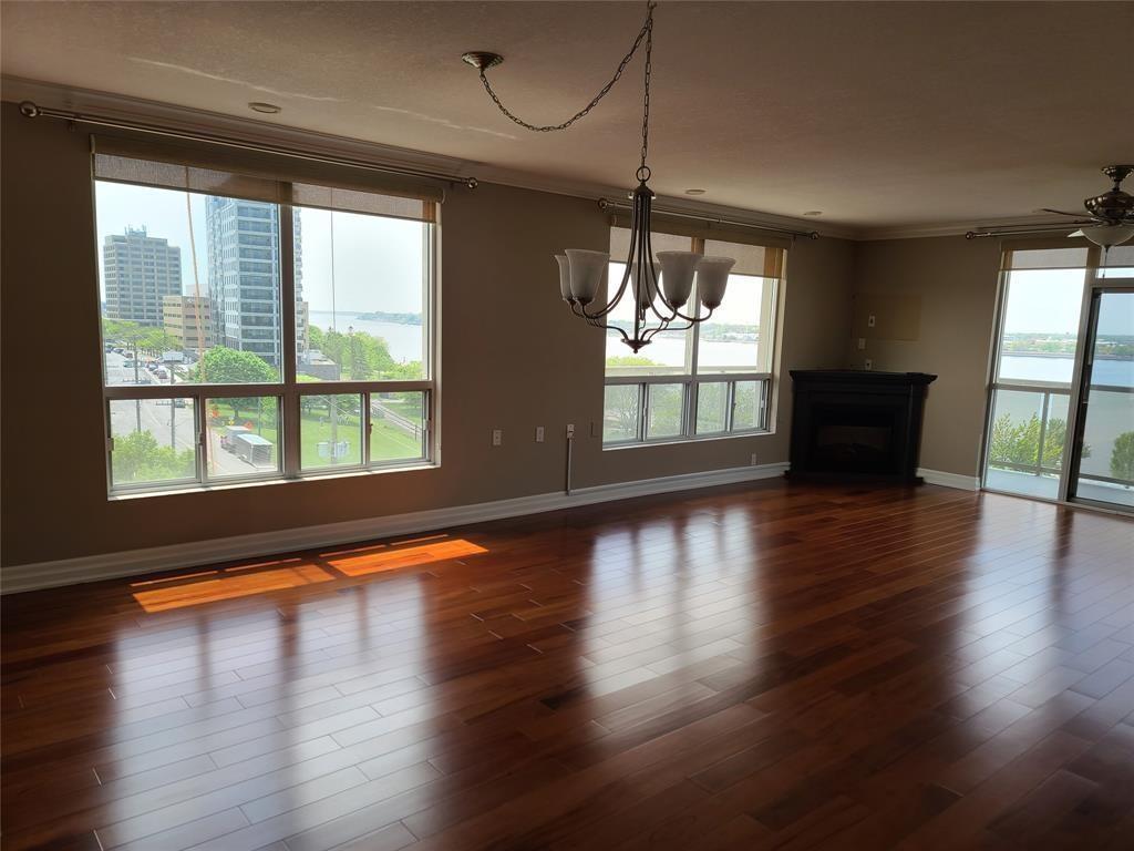 706-350 Front Street North, Sarnia, ON