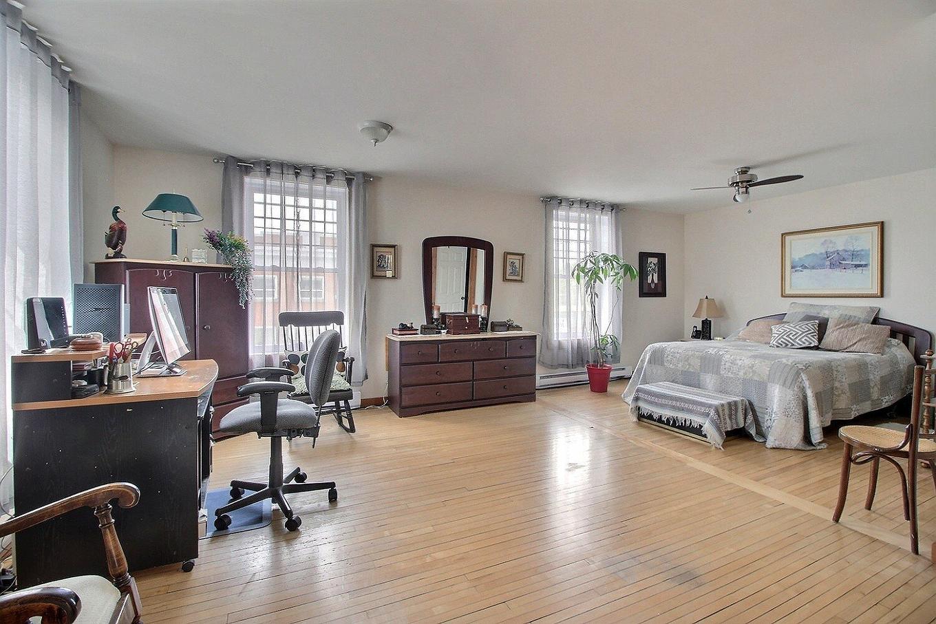 Primary bedroom - 1099 - 1105 Rue Main, Ayer'S Cliff, QC - Indoor Photo Showing Bedroom