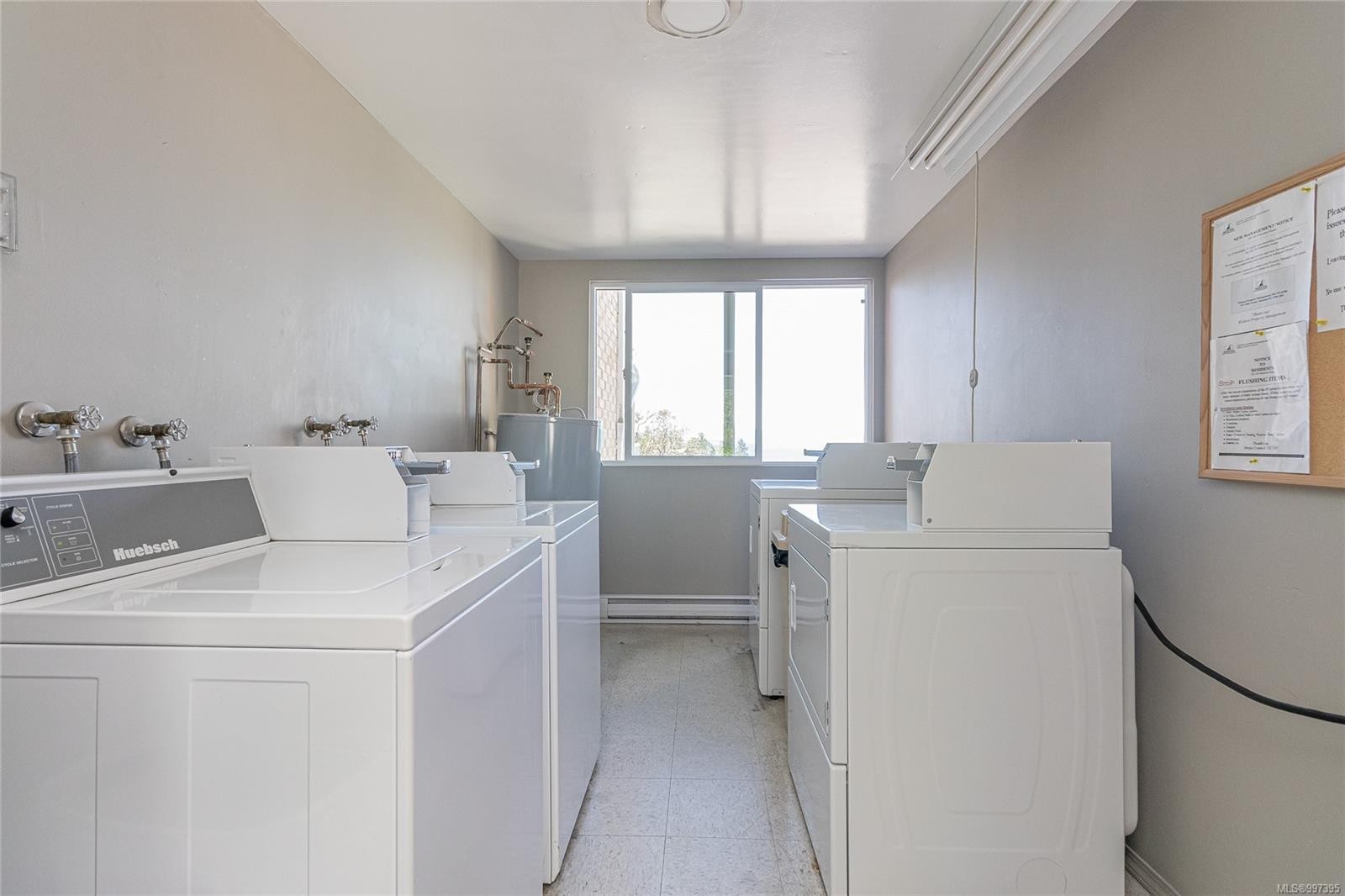 407-3555 Outrigger Rd, Nanoose Bay, BC - Indoor Photo Showing Laundry Room