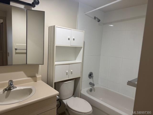 407-3555 Outrigger Rd, Nanoose Bay, BC - Indoor Photo Showing Bathroom