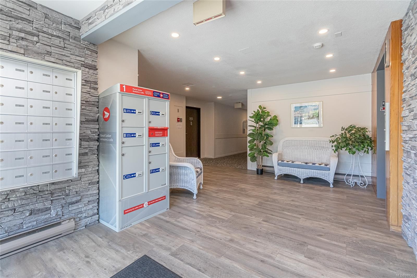 407-3555 Outrigger Rd, Nanoose Bay, BC - Indoor Photo Showing Other Room