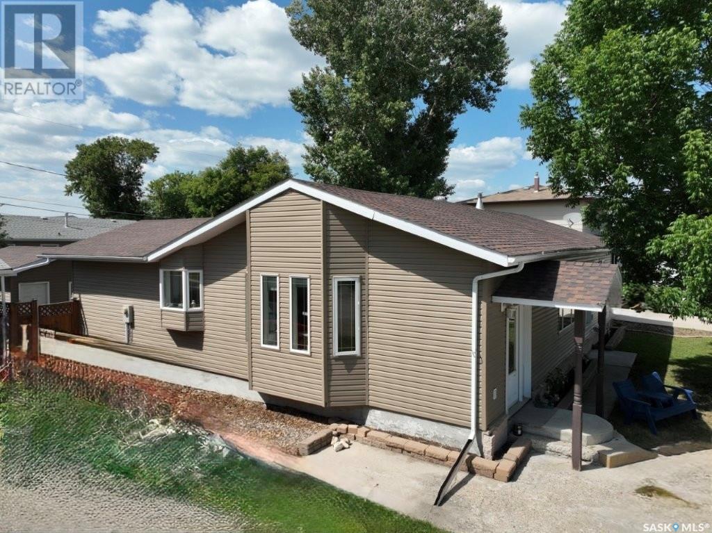 513 Hudson Street, Hudson Bay, SK - Outdoor With Deck Patio Veranda