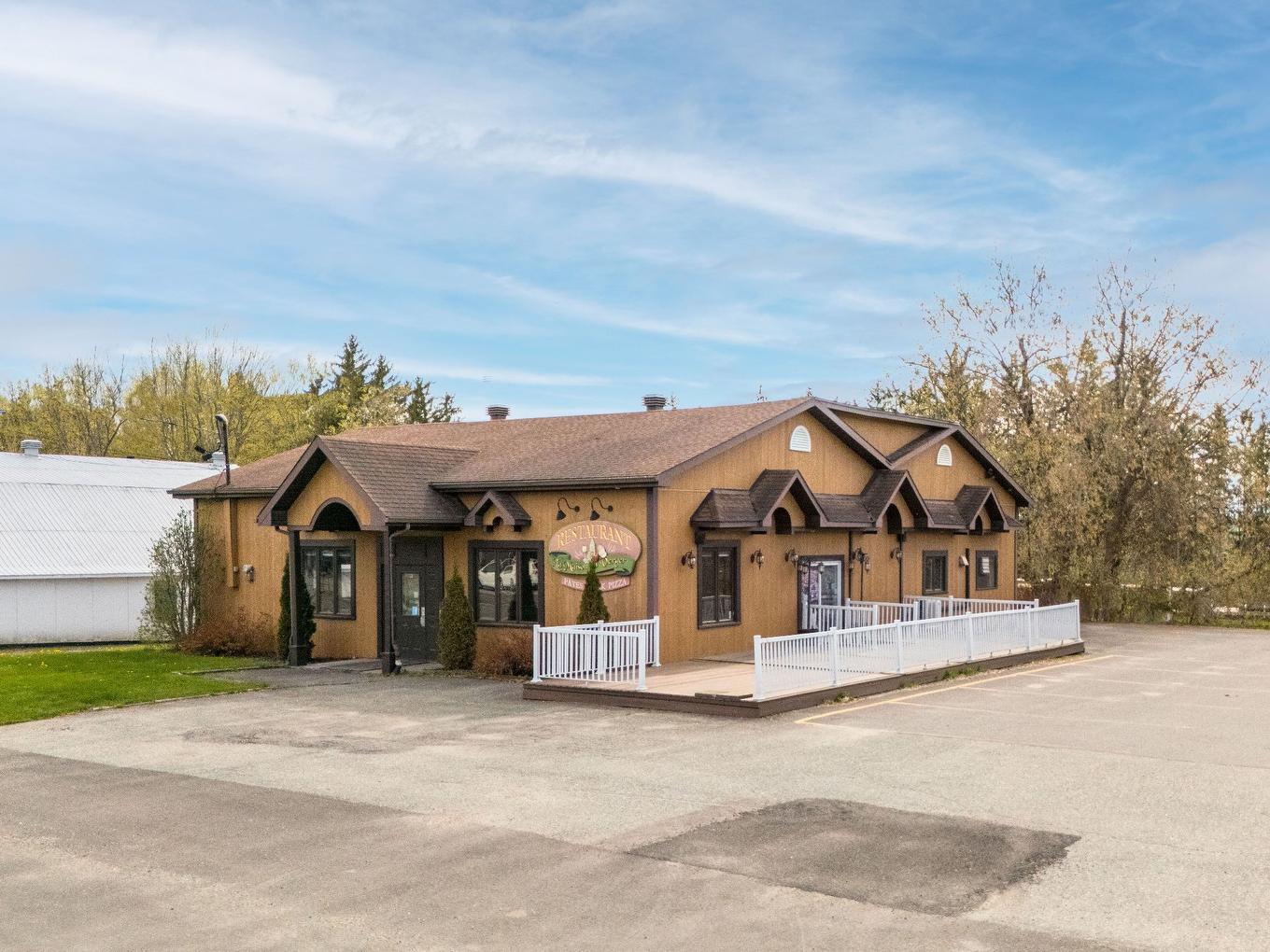 Frontage - 6645 Route Louis-S.-St-Laurent, Compton, QC - Outdoor With Facade