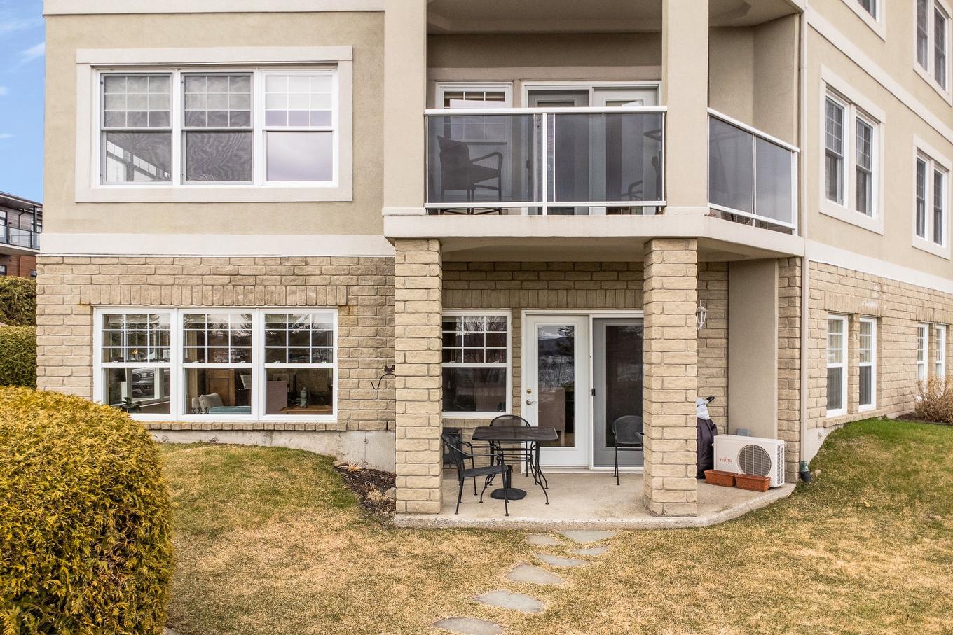 Patio - 101-35 Rue Du Quai, Magog, QC - Outdoor