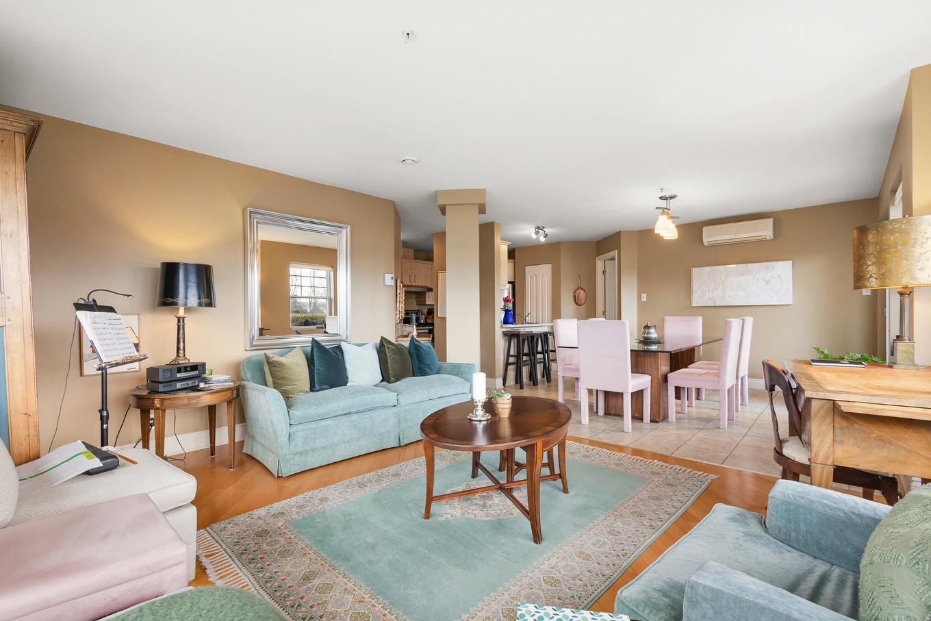 Living room - 101-35 Rue Du Quai, Magog, QC - Indoor Photo Showing Living Room