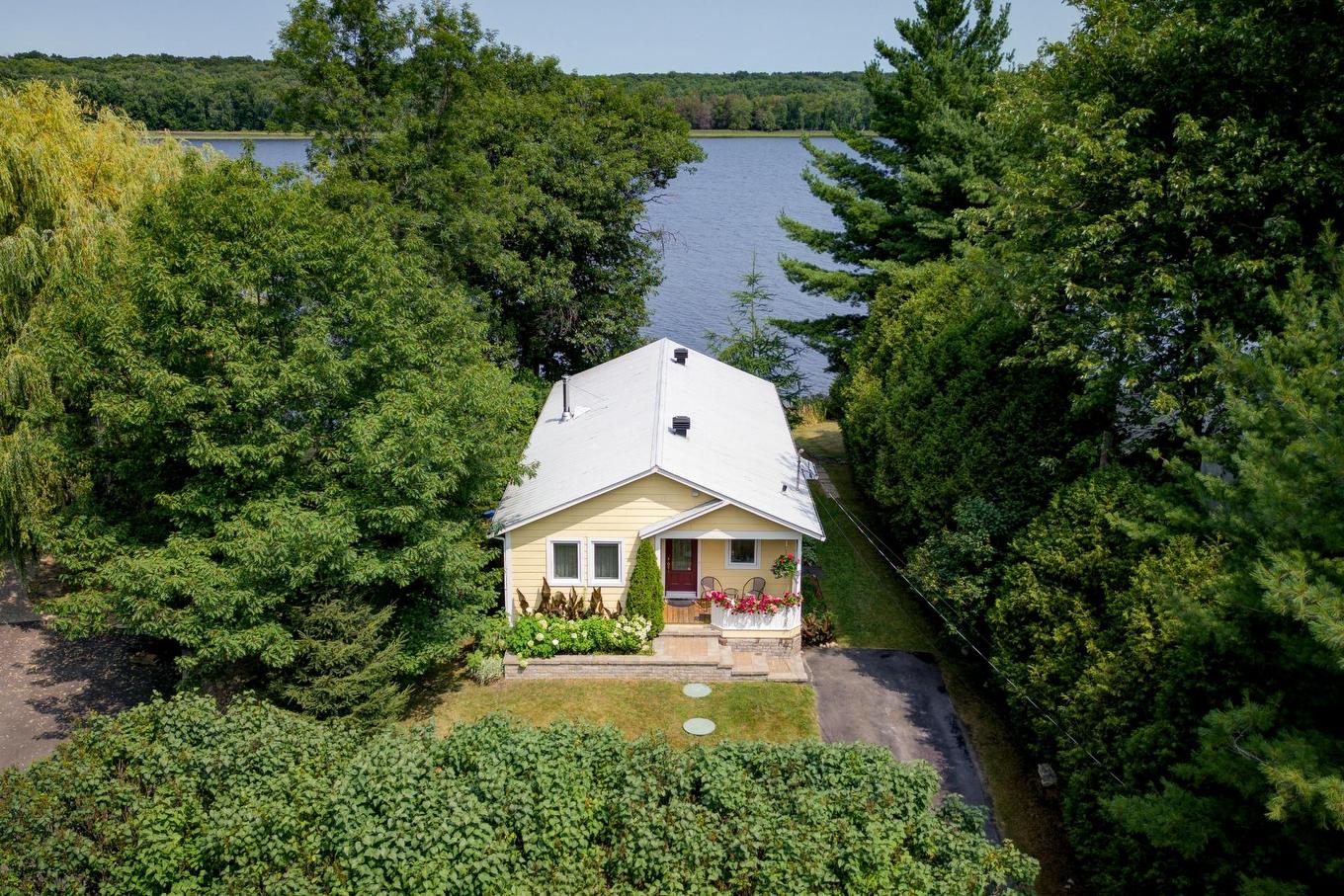 Façade - 305 Ch. Poirier, Rigaud, QC - Outdoor With Deck Patio Veranda With View