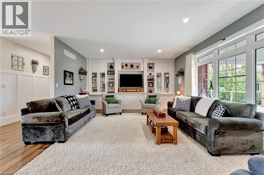 3034 Station Rd, Fordwich, ON - Indoor Photo Showing Living Room