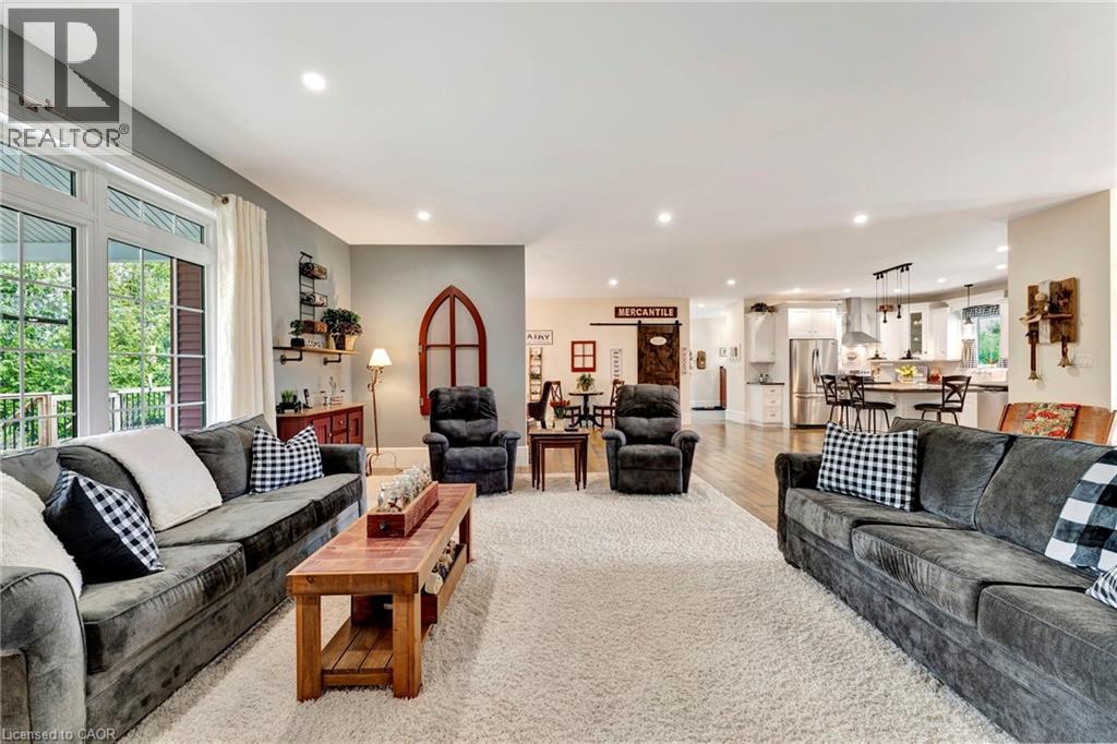 3034 Station Rd, Fordwich, ON - Indoor Photo Showing Living Room