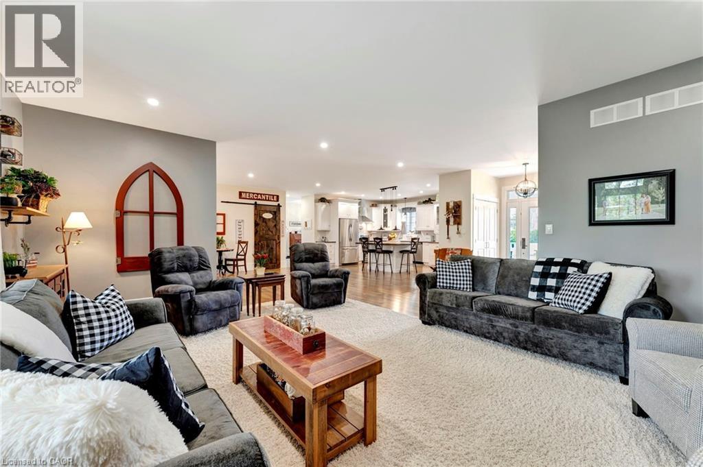 3034 Station Rd, Fordwich, ON - Indoor Photo Showing Living Room