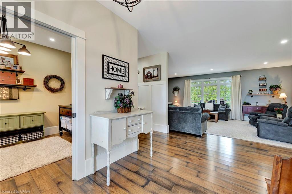 3034 Station Rd, Fordwich, ON - Indoor