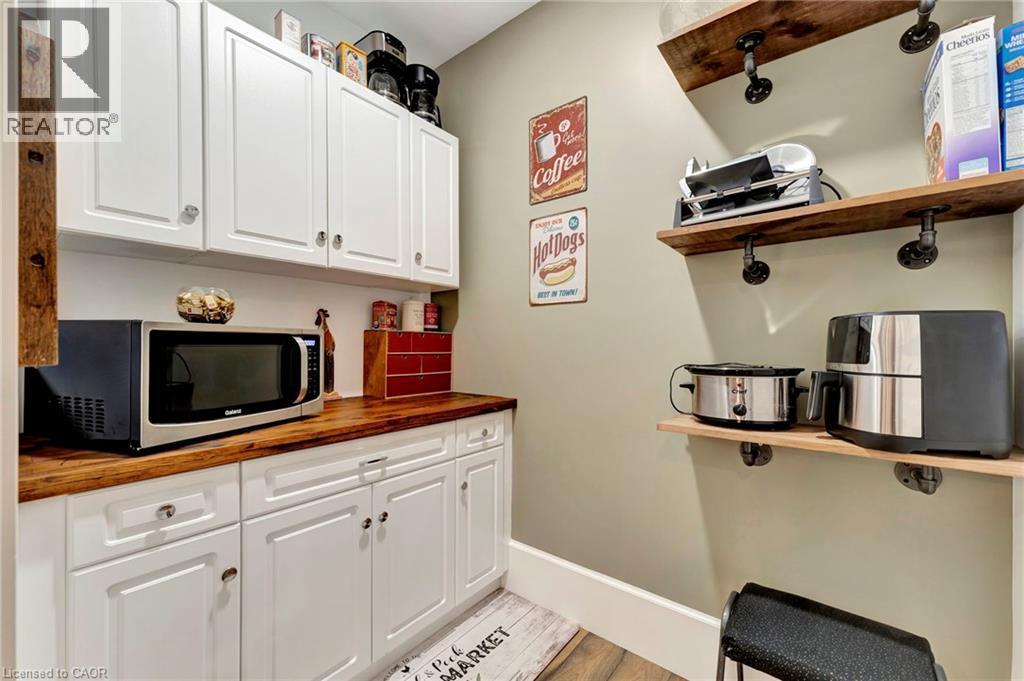 3034 Station Rd, Fordwich, ON - Indoor